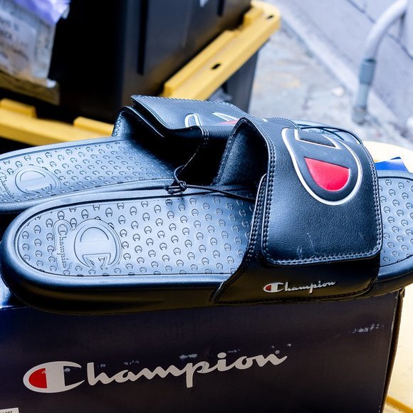 Champion Unisex/Men's‎ Lightweight Logo Slides - Picture 3 of 5